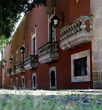 La mano de la reja